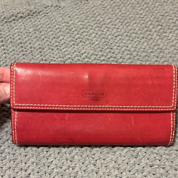 Coach Legacy Vintage Red Leather Turnlock Wallet - Picture 4 of 5
